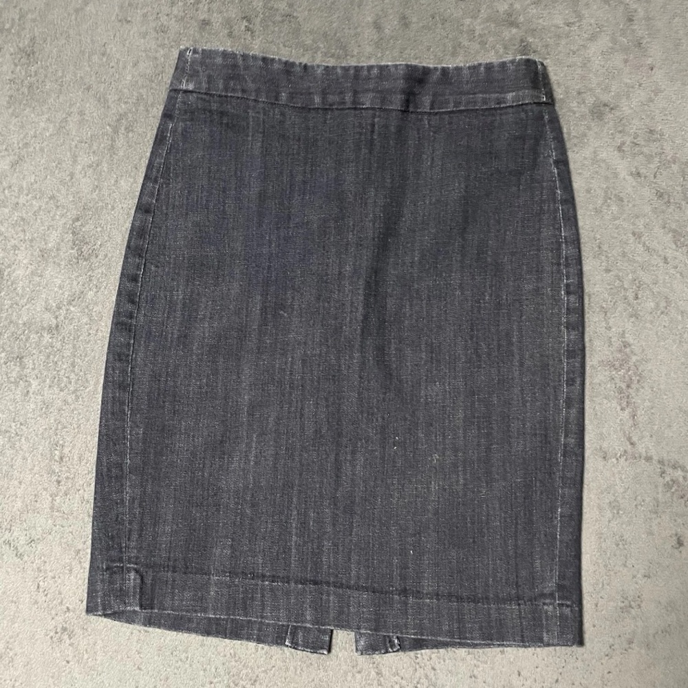 J Crew Denim Pencil Skirt Womens 4 Blue Dark Wash Back Slit Knee Length Classic